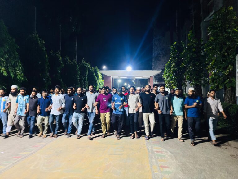 নতুন ভিসি নিয়োগ প্রত্যাখ্যান করে ডুয়েটে শিক্ষার্থীদের বিক্ষোভ মিছিল