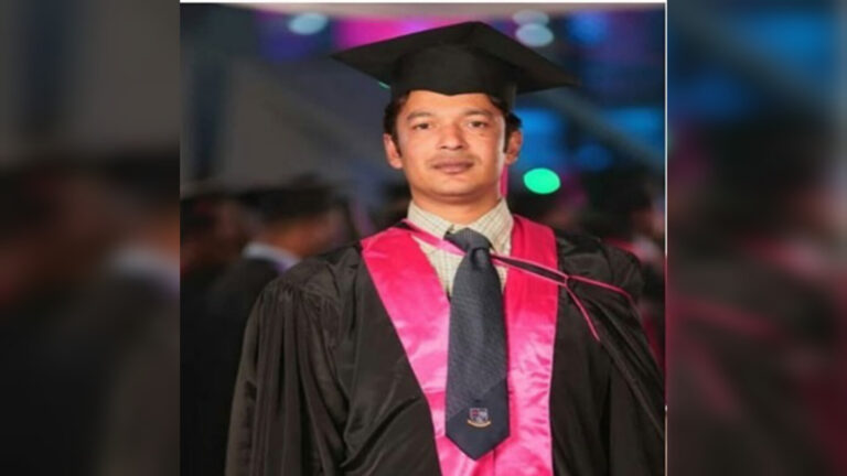 মিটফোর্ড হসপিটালে চিকিৎসকদের উপর হামলা, চিকিৎসকদের প্রতিরোধে টয়লেটে আশ্রয় নিলেন জবি ছাত্রদল সভাপতি